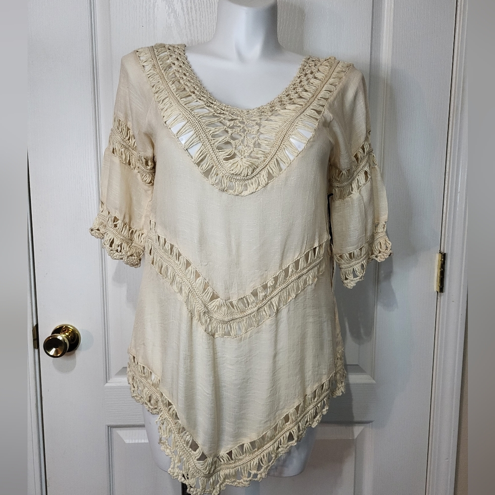 Ellie & Kate Crochet Beige Top Poncho